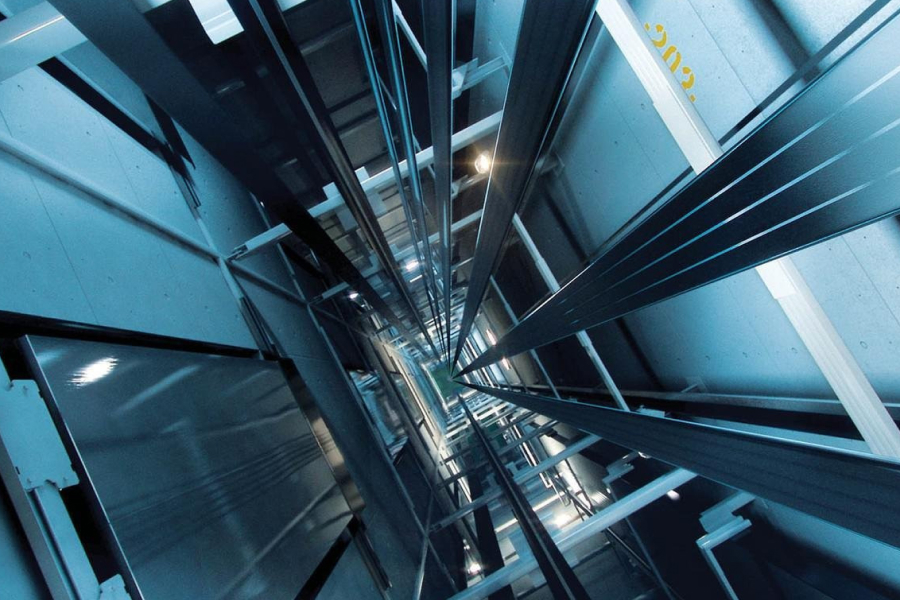Современные технологии в лифтостроении: умные лифты и системы безопасности