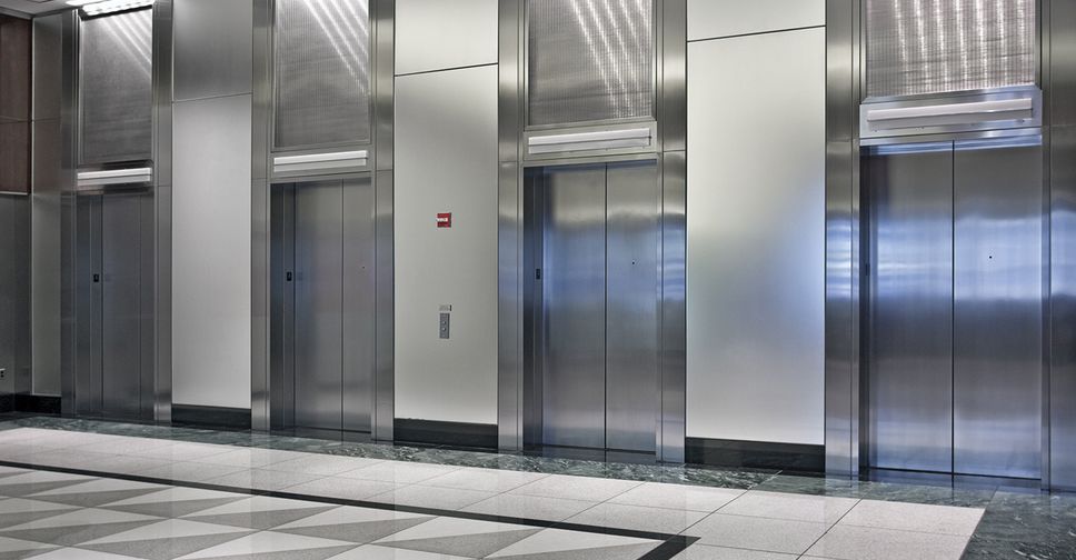 Как обеспечить безопасность при установке лифта в жилом комплексе